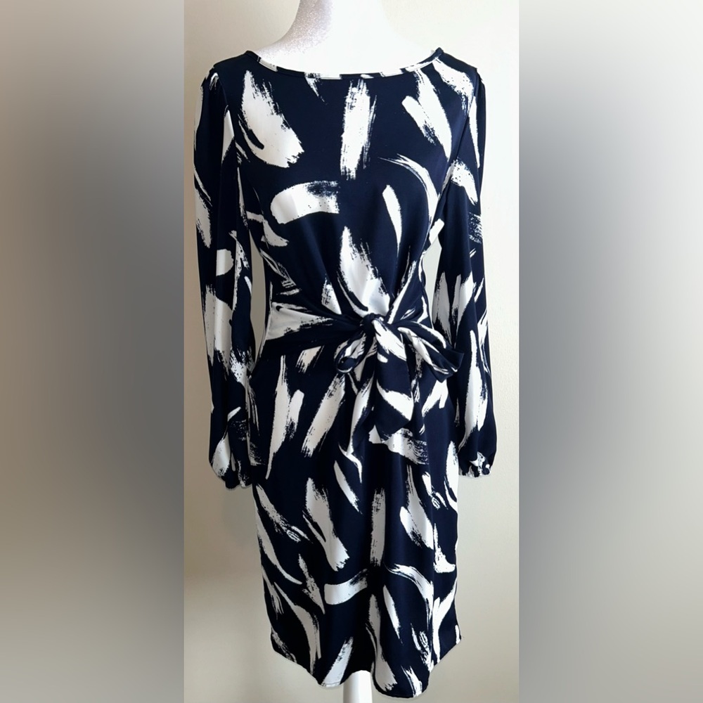 Women’s Tie-Front Long Sleeve Dress